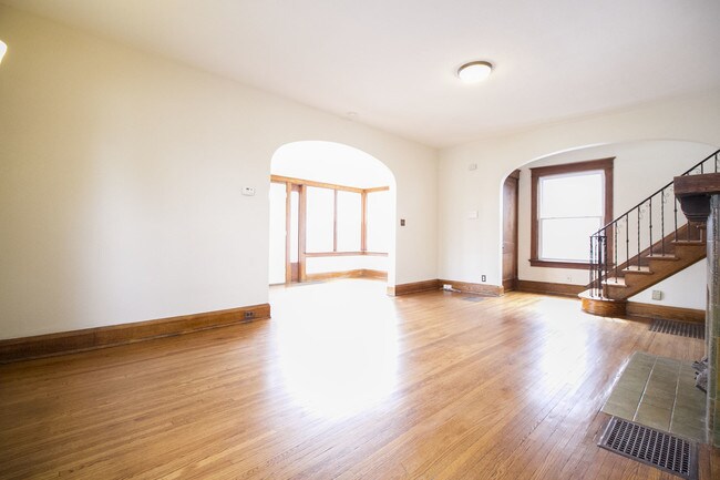 Photo - 2122 Airport Hwy