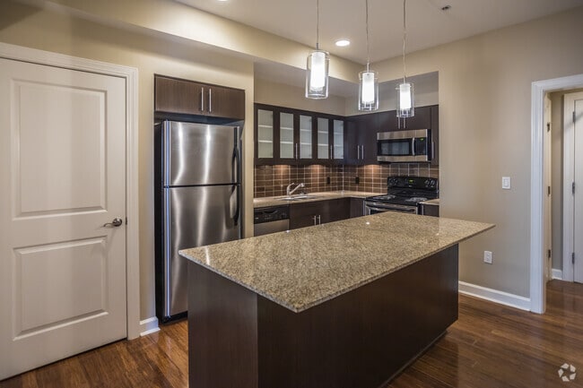 2 BR, 2 BA - The Metropolitan 11