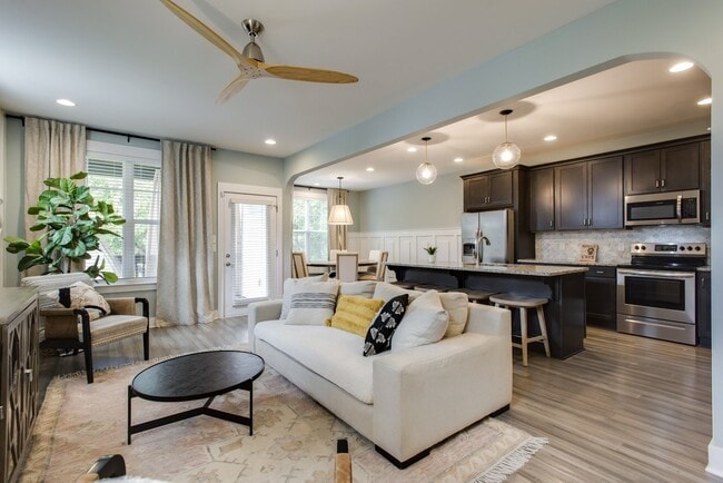 Building Photo - **NOW AVAILABLE!!**  Gorgeous Home Minutes from Downtown Nashville Unit A