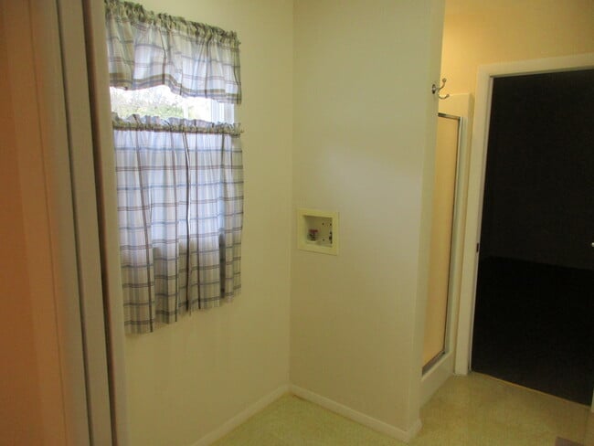 Photo - 733 Acadia Rd