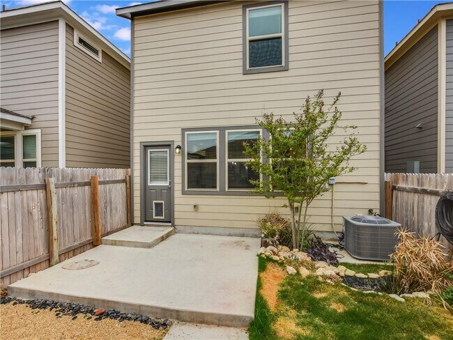 Photo - 1756 Yaupon Grove Ln