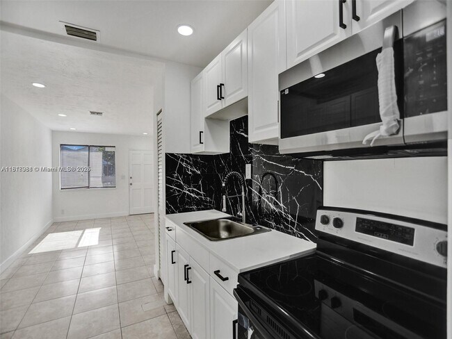 Photo - 708 N 20th Ave Unit 1-2