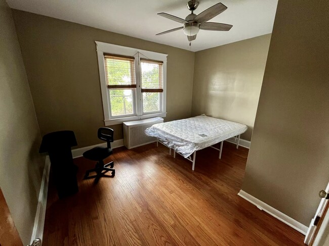 Photo - 1309 Woodlawn St Unit 1