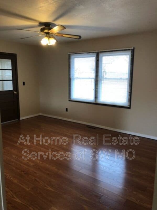 Photo - 3231 W Olive St