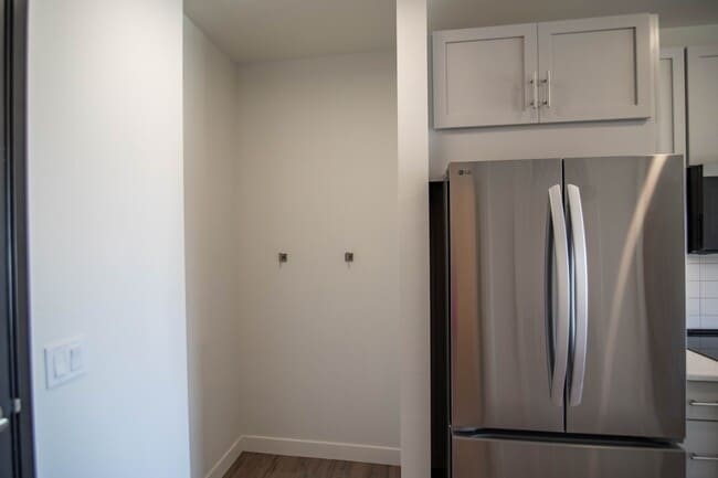 Earl Studio 481 sq ft SB Entry - The Earl Apartments and Twin Homes