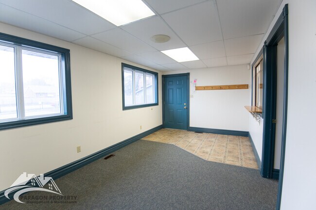 Photo - 196 Grand Ave W Unit 1