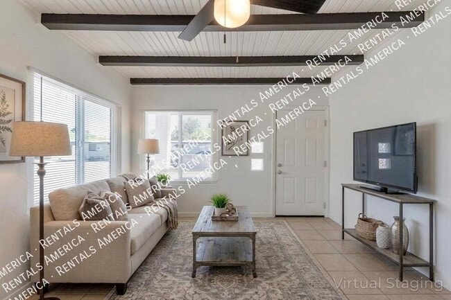 Building Photo - 3050 N Sparkman Blvd