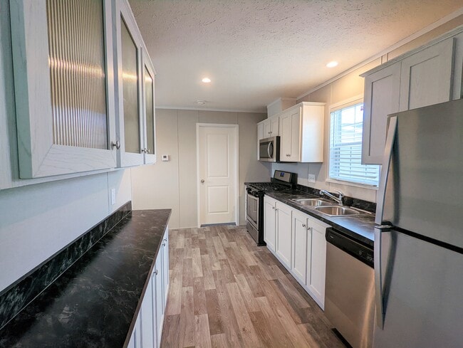 Photo - 710 Oregon St