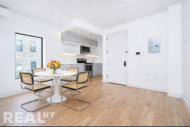 Photo - 56 Frost St Unit 1R