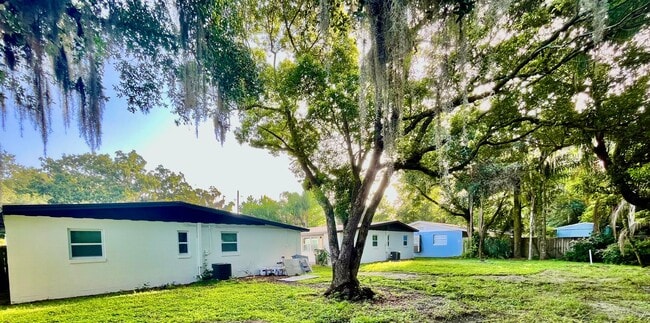 Photo - 126-132 E Harding St