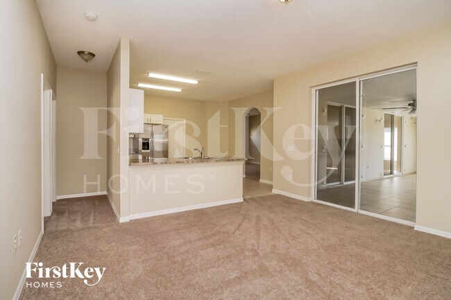 Photo - 434 Bloomfield Dr