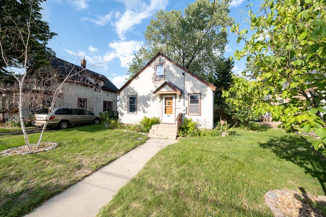 Building Photo - 3950 Hubbard Ave N