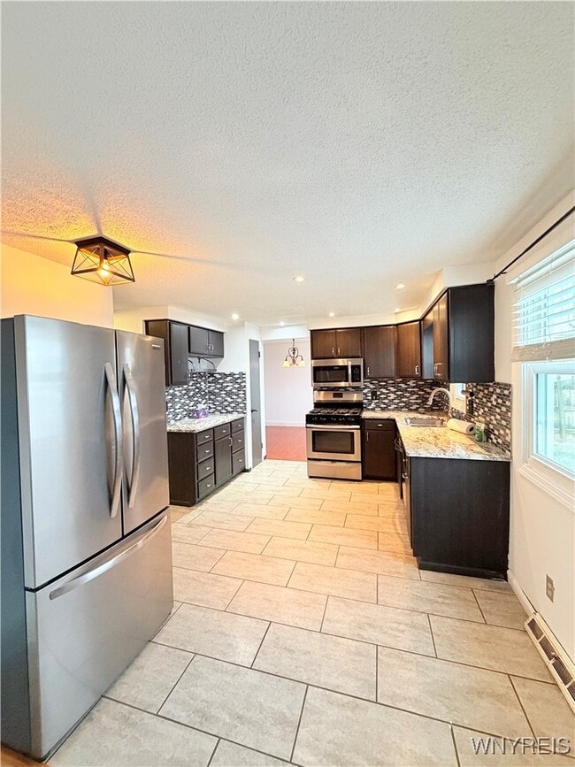 Building Photo - 79 E Toulon Dr