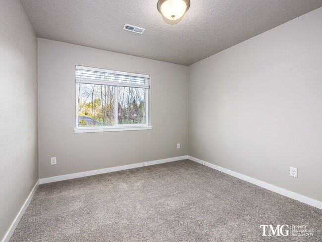 Photo - Newer Townhome in Minnehaha w/ 3 Bedroom 2.5 Bath!