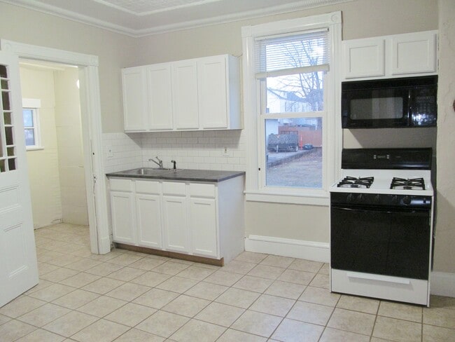 Photo - 39 Gaston Ave Unit LeftSide