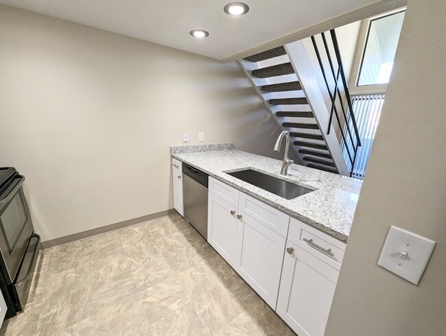 Photo - 2 Bed 1 Bath Condo Near Cherry Creek Unit U9