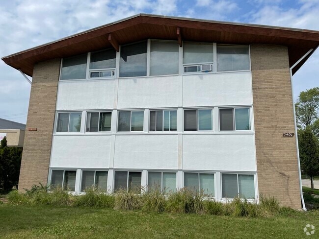 Building Photo - 3400 Main St Unit 3A Rental