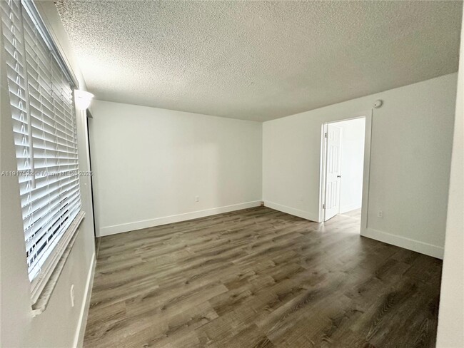 Photo - 529 SW 4th St Unit 203