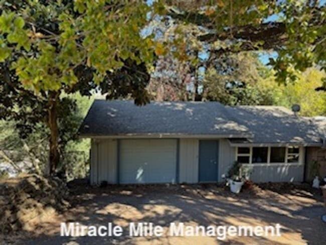 Building Photo - mea1030 Unit A Rental