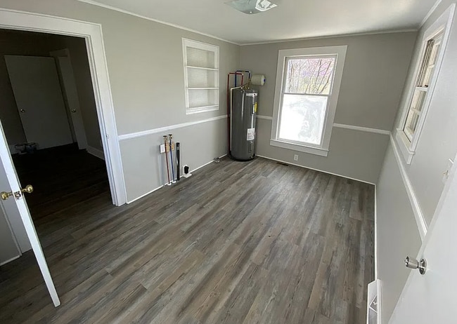 Building Photo - 19 Geer St