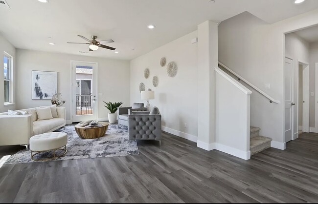 Photo - 1673 Bella Lago Dr