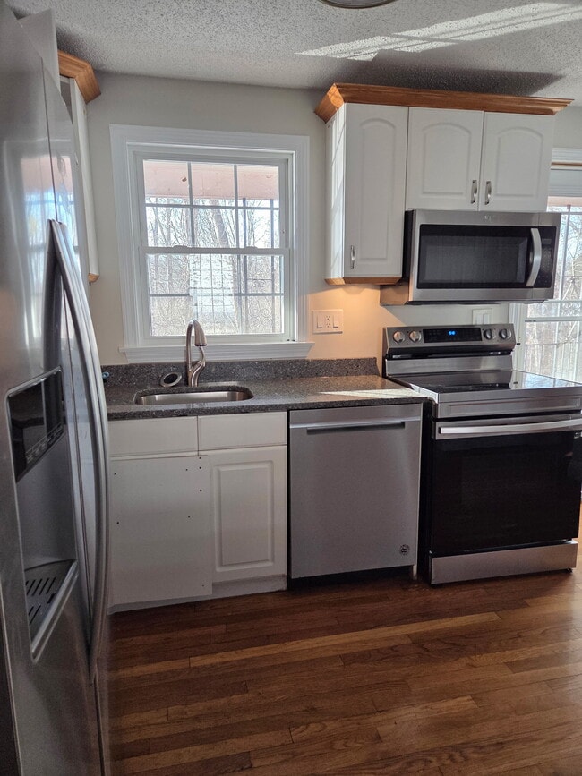 Photo - 201 Regan Rd