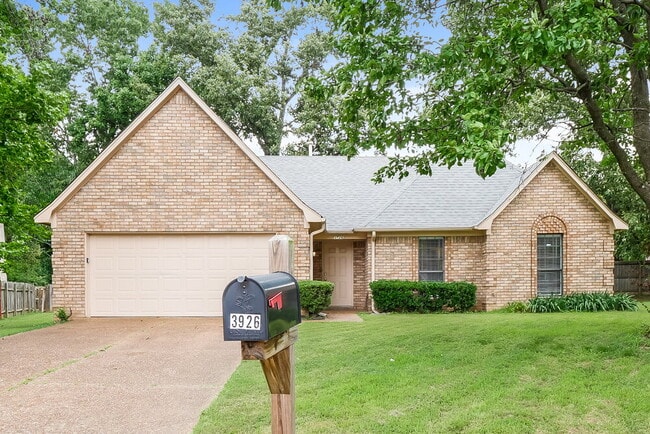 Building Photo - 3926 Pecan Trace Cove
