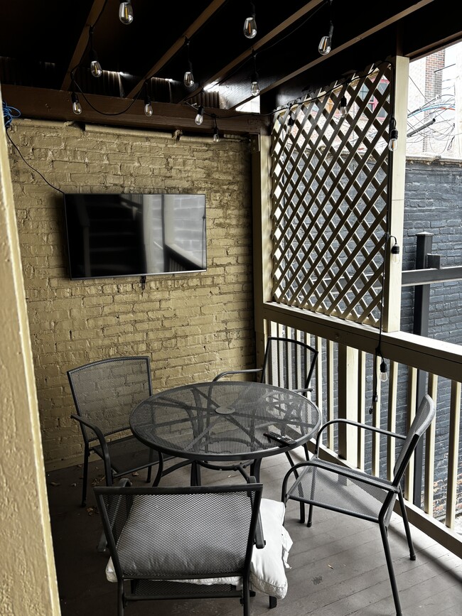 Photo - 674 N Orleans St Unit APT 1