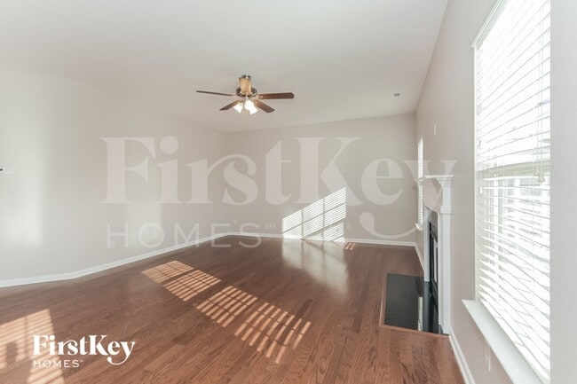 Photo - 2266 Isaac St