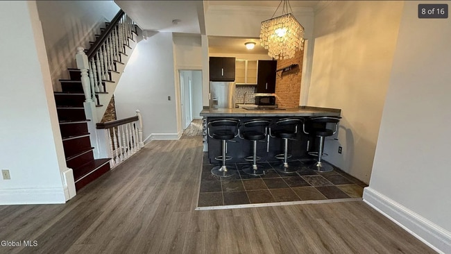 Building Photo - 285.5 Hudson Ave Unit Apt 1