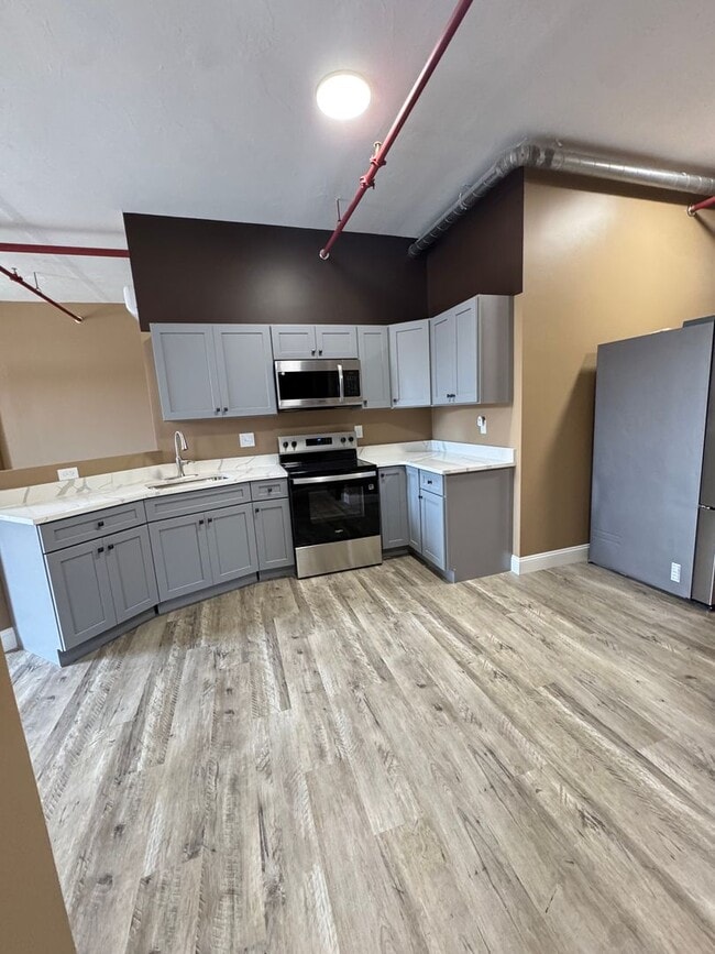 Building Photo - 70 Webster St Unit 201