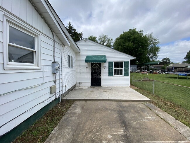 Photo - 209 Hamilton St