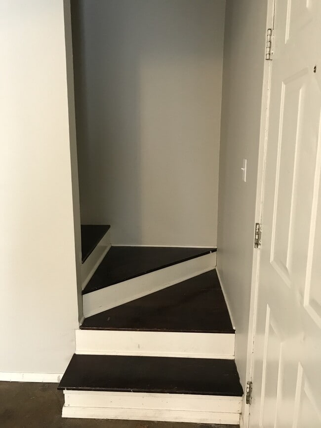 Building Photo - 924-926 N Oakland Avenue Unit 926 Rental