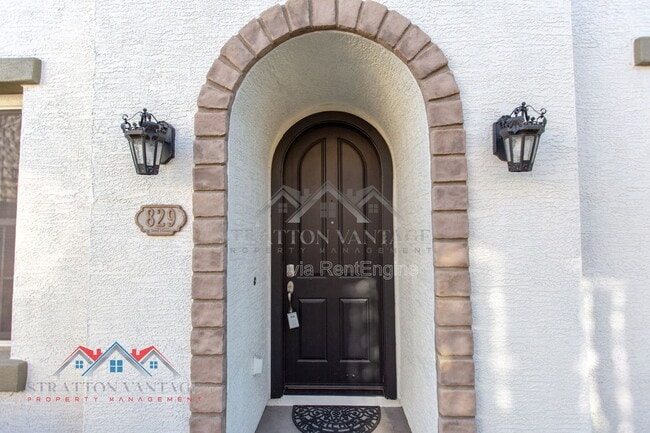 Photo - 829 S Huish Dr
