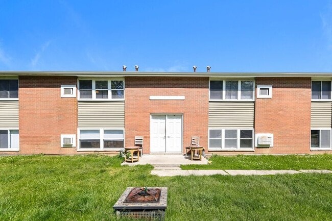 Building Photo - 3611-3625 Charlotte Dr