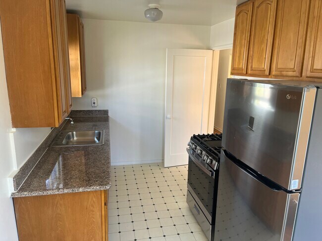 Photo - 919 Dwight Way Unit 919 Dwight Way