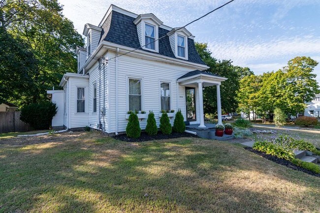 Photo - 1104 Pleasant St