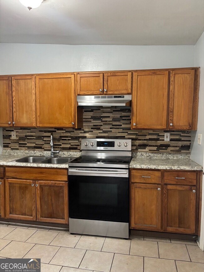 Photo - 693 Dill Ave SW