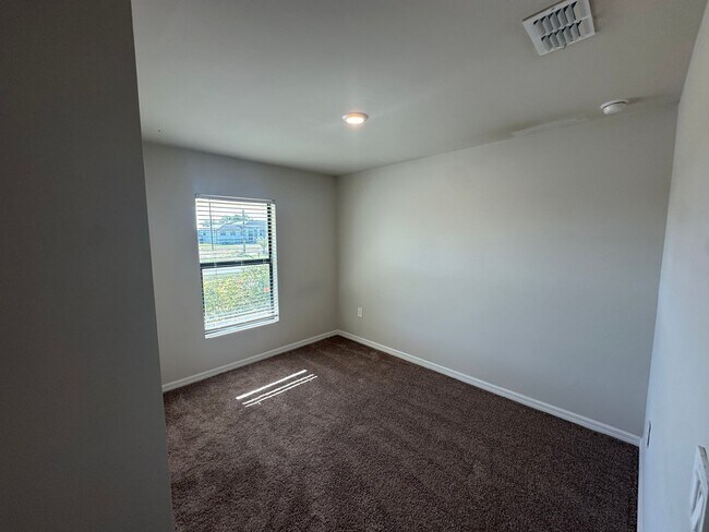 Photo - 3 Bedrooms 2 Bathrooms NW Cape Coral Home - AVAILABLE NOW!