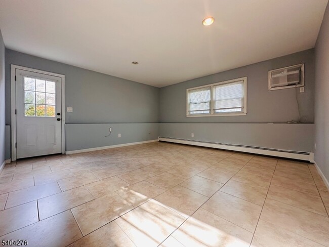 Photo - 14 Orchard St