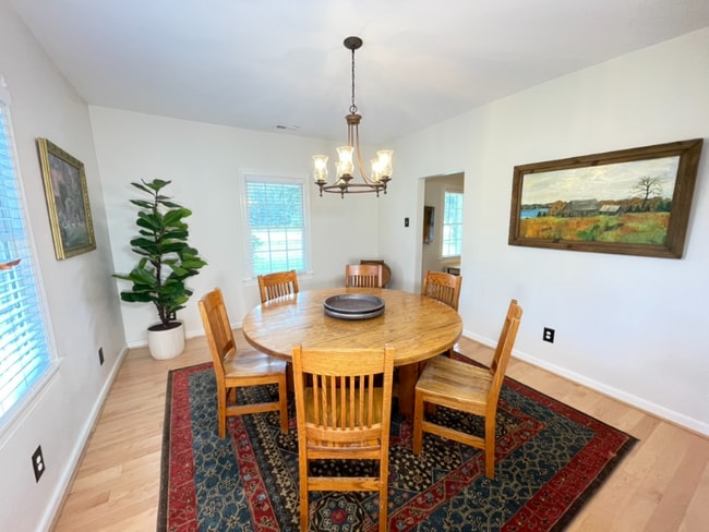 Photo - 2338 New Market Rd