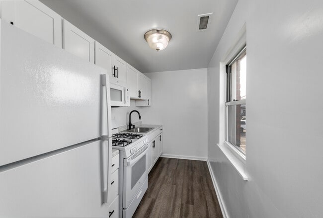 Ivy Lane Apartments
