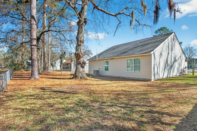 Photo - 3 Bedrooms, 2 Bathrooms - Piercefield Forest