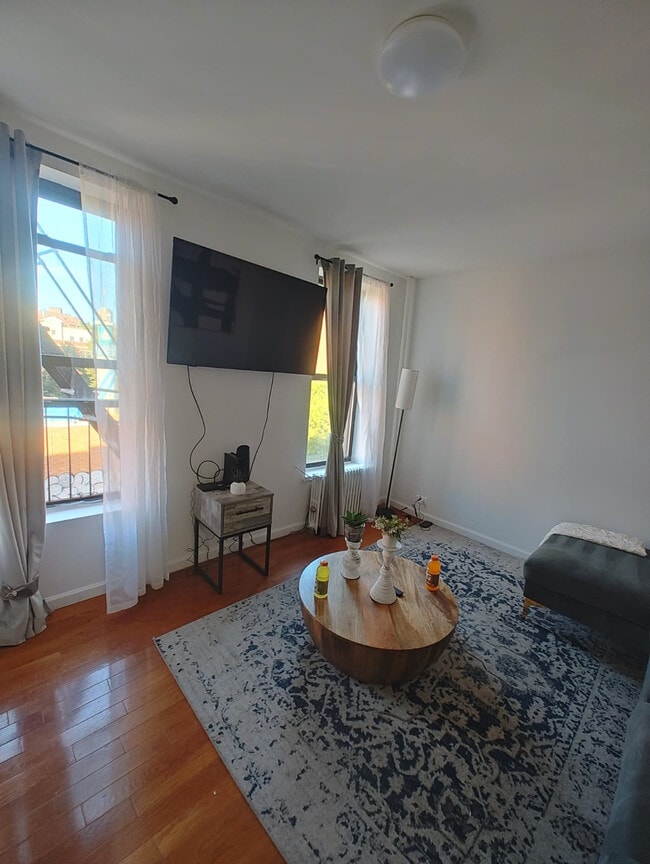 Photo - 402 E 11th St Unidad ID1297048P