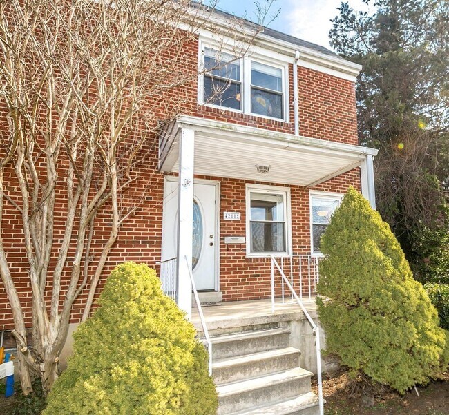 Front Porch - 4211 Elsa Ter Unit Townhouse