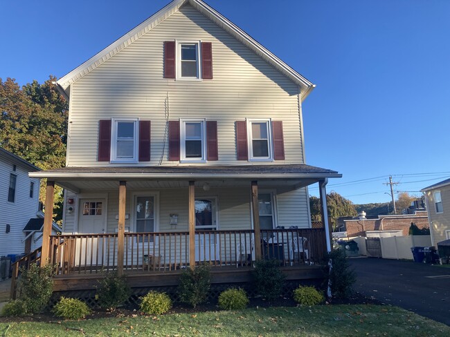 Building Photo - 5 Elizabeth St Unit 3rd fl