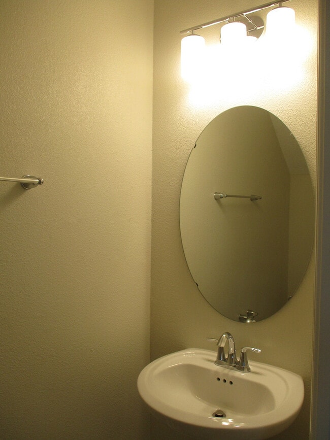 Photo - 4BD/2.5BA Townhome in Sawgrass Plantation!