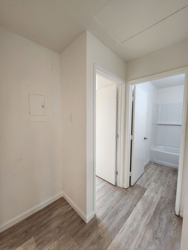 Photo - Alamo Apartments 6333 Unidad E