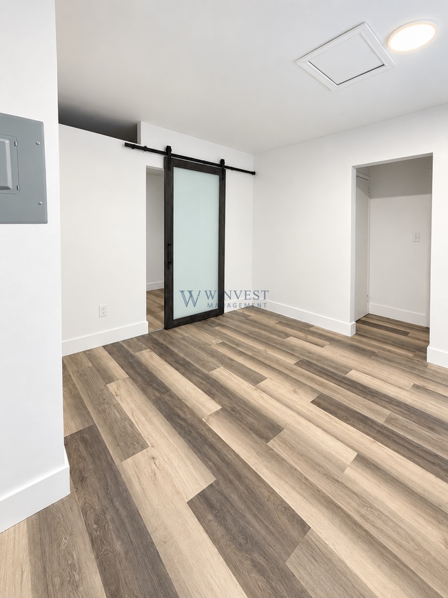 Building Photo - 1825 McKinley St Unit 215