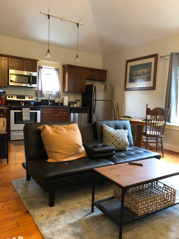 Building Photo - 606 E 12th 1/2 St Rental